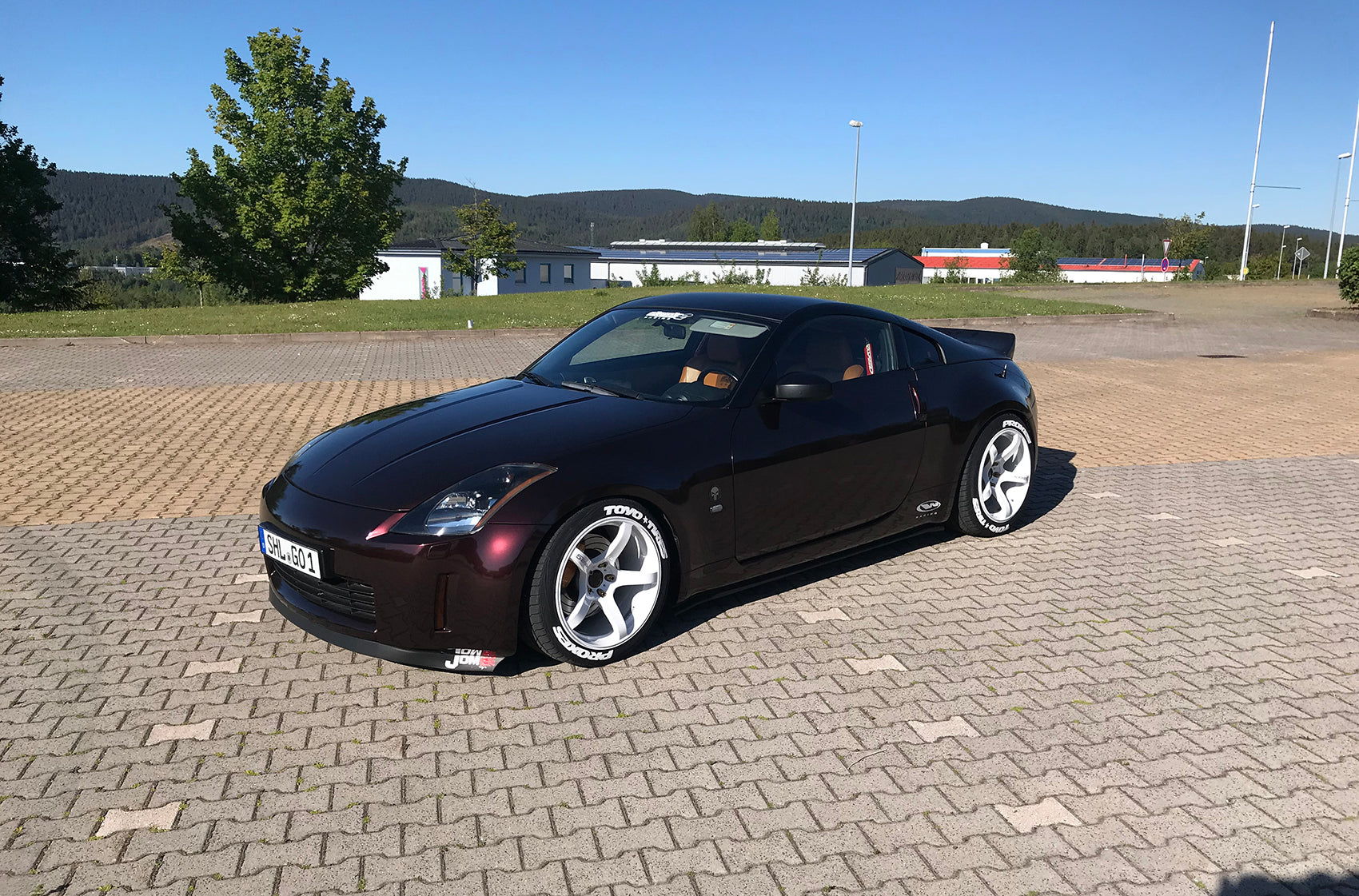 Japan Racing JR32 Gloss Black