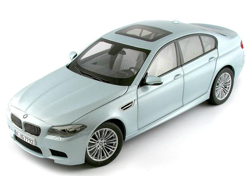 Macheta originala BMW M5 (F10)
