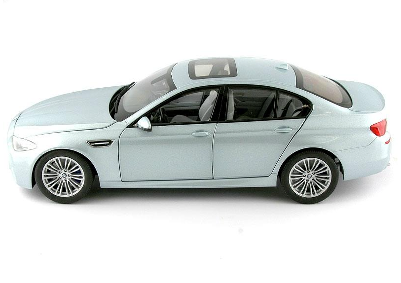 Macheta originala BMW M5 (F10)