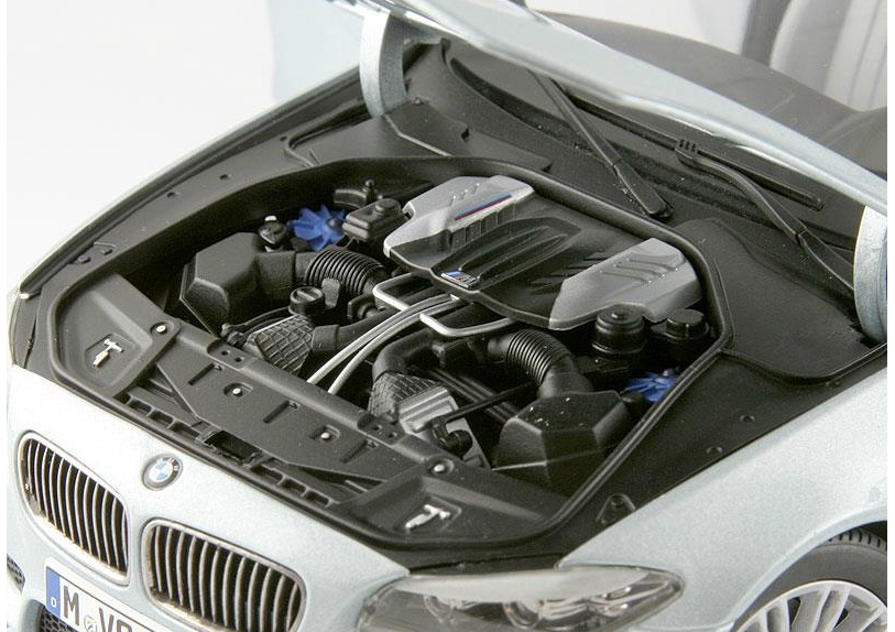 Macheta originala BMW M5 (F10)