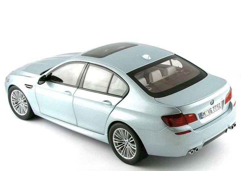 Macheta originala BMW M5 (F10)