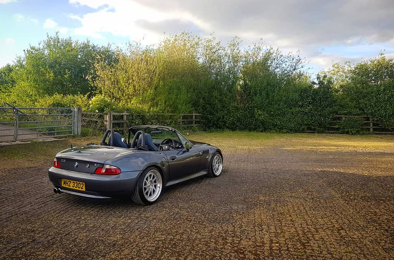 Japan Racing JR26 Gold w/Machined Lip