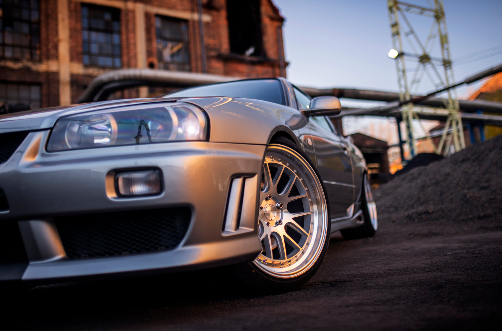 Japan Racing JR40 Gloss Black w/ Machined Lip