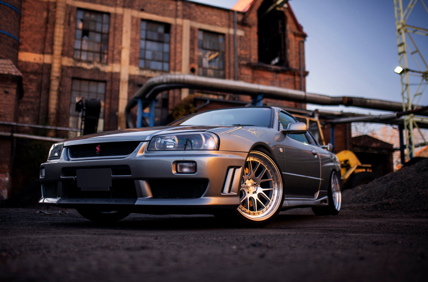 Japan Racing JR40 Gloss Black w/ Machined Lip