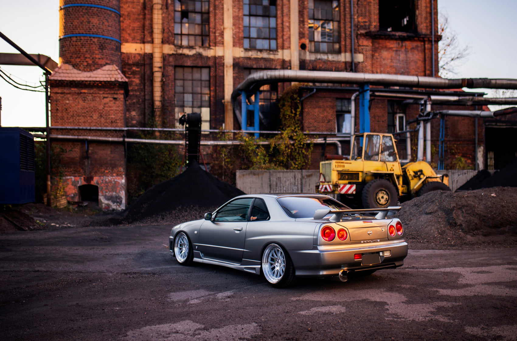 Japan Racing JR40 Gloss Black w/ Machined Lip