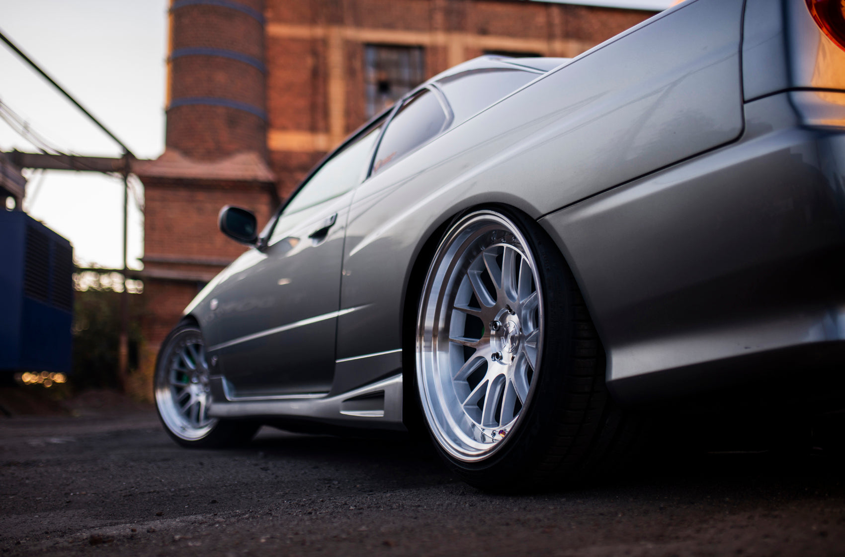 Japan Racing JR40 Gloss Black w/ Machined Lip