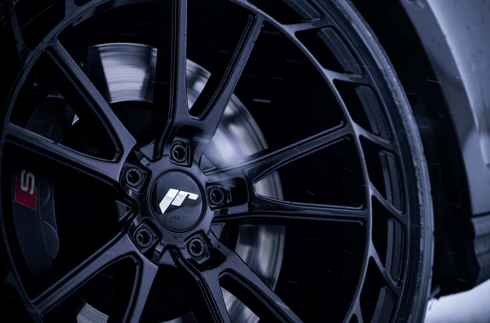 Japan Racing JR45 Gloss Black