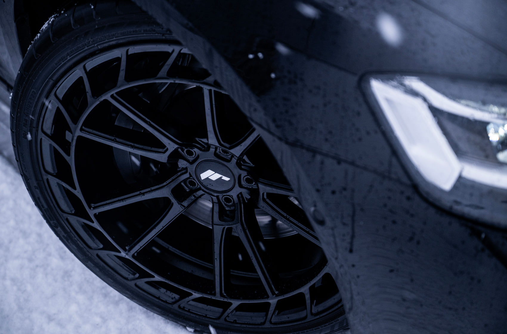 Japan Racing JR45 Gloss Black
