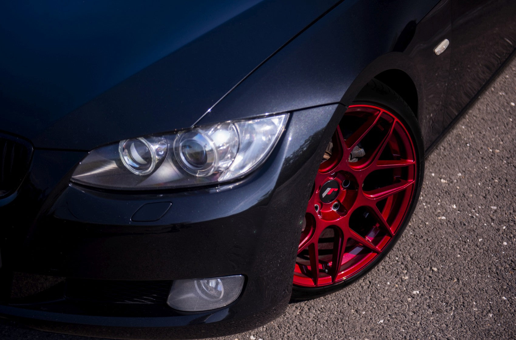 Japan Racing JR18 Platinum Red