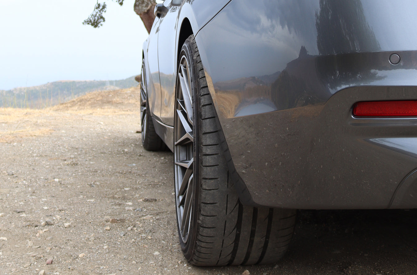 Japan Racing JR28  Hyper Black